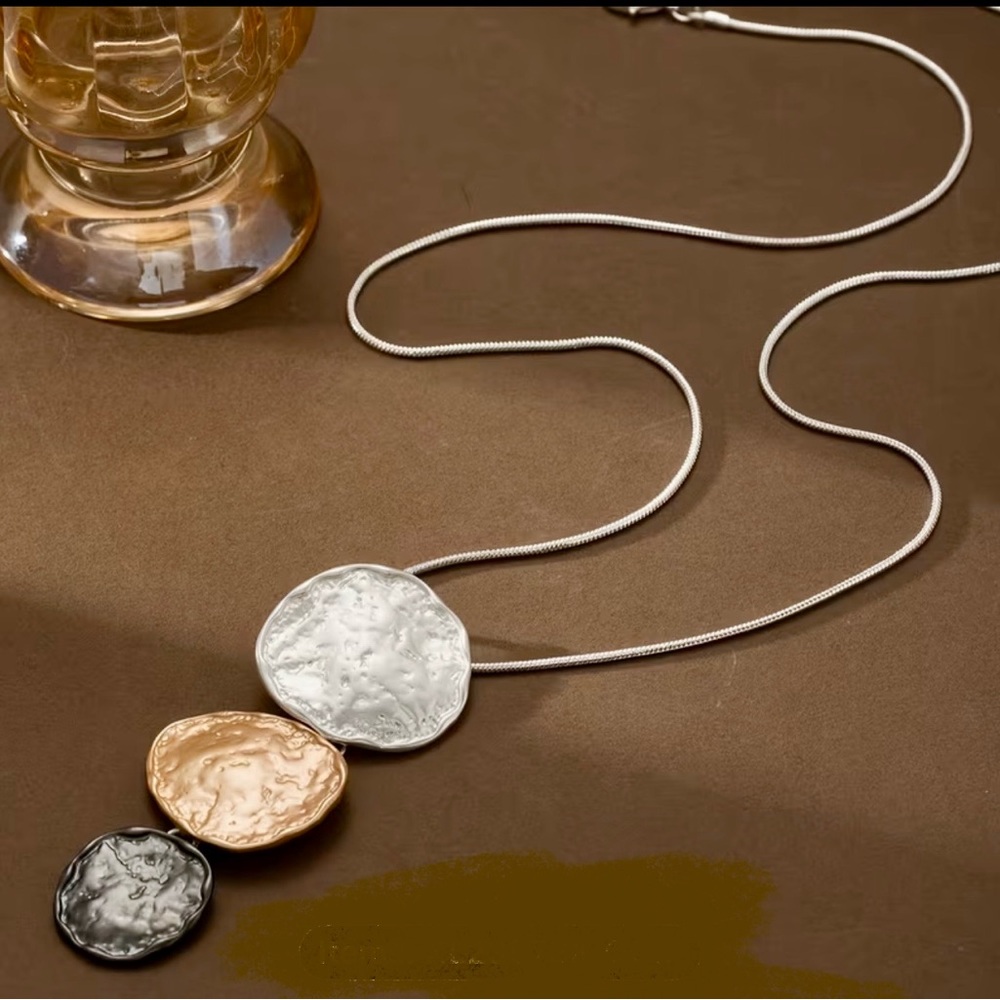 Tri-Tone Pendant Necklace by Gecko